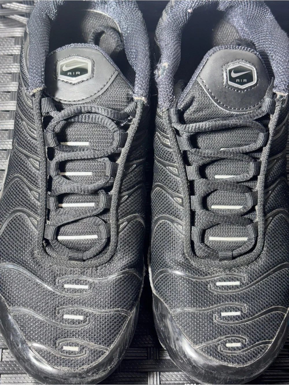 Nike Air Max Plus Size 6.5 Y Black Athletic Sneakers